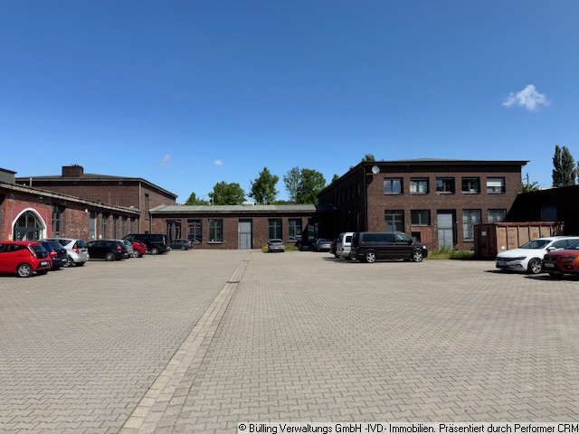 TOP Befahrbare Lagerhalle ca. 150m² mit Büro 30m² im Gewerbepark modern und historisch