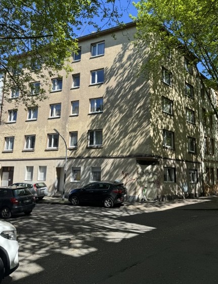 TOP Großes Mehrfamilienhaus mit 12 WE und einem 1 Fam.Haus im Innenhof